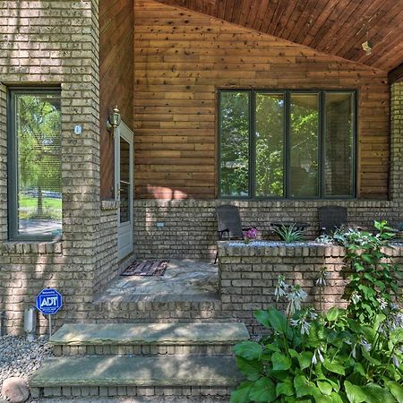Lake-View Home Deck, Grill And Fire Pit In Brocton Exterior foto