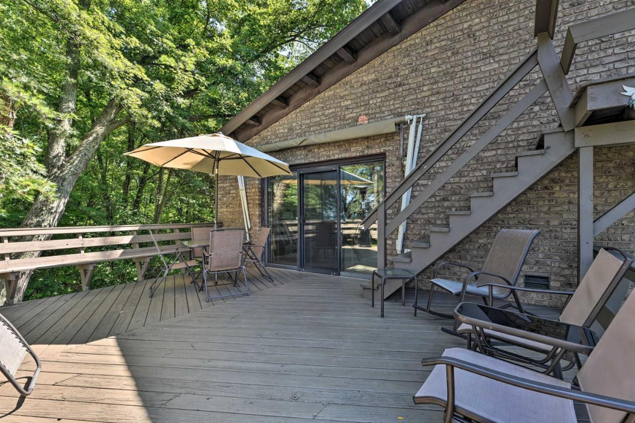 Lake-View Home Deck, Grill And Fire Pit In Brocton Exterior foto